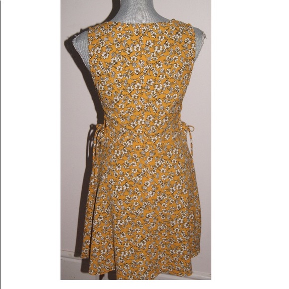 Mini dress. - Picture 2 of 7